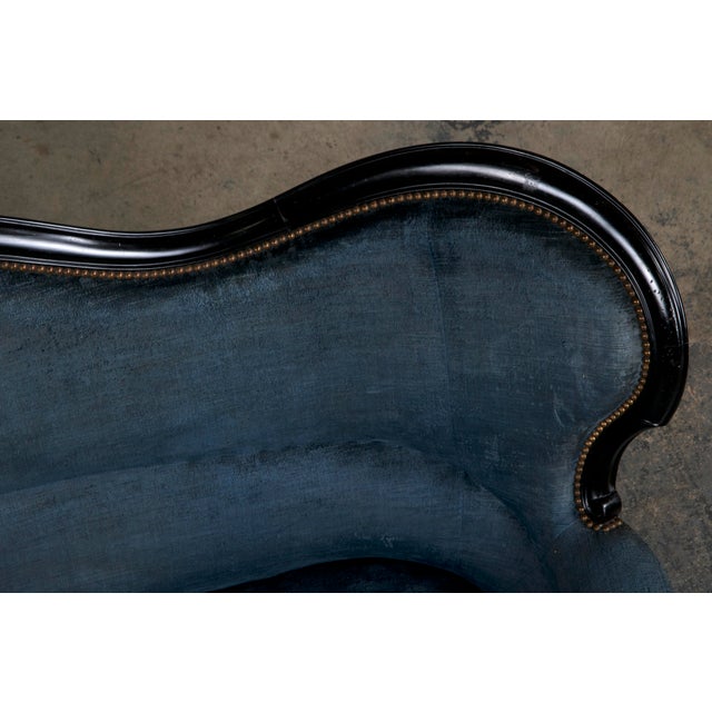 French 19th Century Napoleon III Ebonized Settee W/ Blue Velvet For Sale - Image 3 of 12