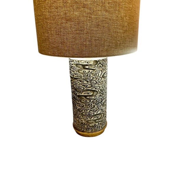 Contemporary Contemporary Pair of Lamps Circa 2000s Swirled Carved Design in Dark Green Cylindrical Textured Surface With Gold Leaf Base For Sale - Image 3 of 12