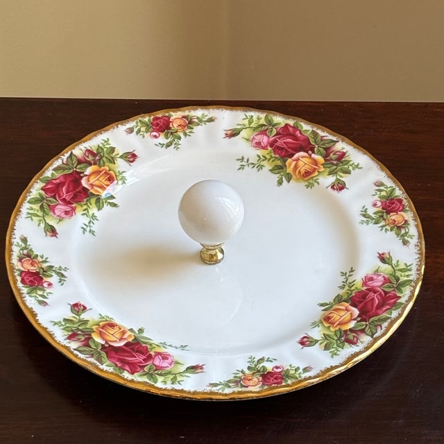 A charming vintage English bone china serving plate in Royal Albert's iconic Old Country Roses pattern. Decorated with...