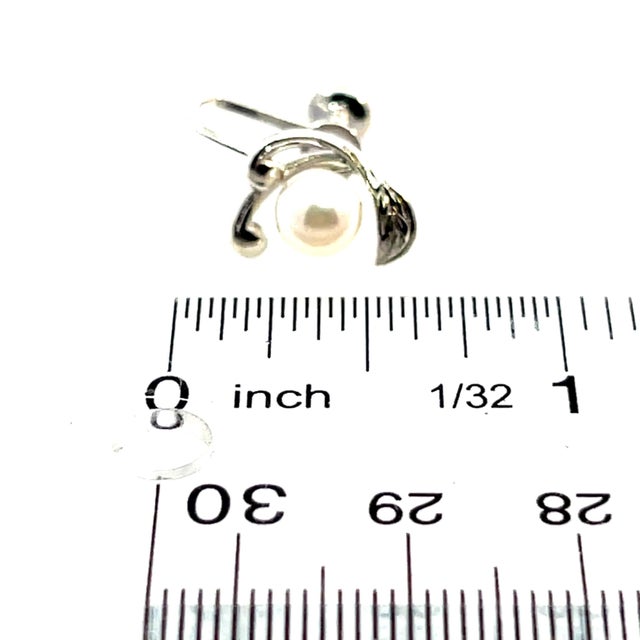 1990s Pair of Mikimoto Estate Akoya Pearl Clip-on Earrings Sterling Silver 6.19 mm For Sale In New York - Image 6 of 7