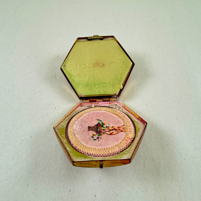 1930s Art Deco Houbigant Paris Floral Basket Motif Triple Folding Compact For Sale - Image 4 of 14