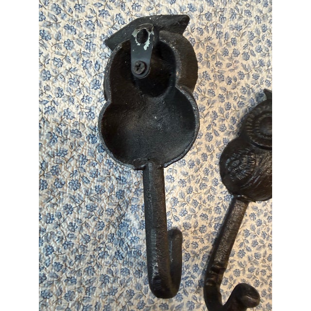 Vintage intricately designed cast Iron Owl hooks. Excellent condition, a wonderful addition to any entryway or room.