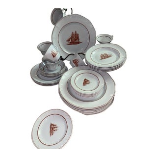 1970s WEDGEWOOD.Flying Cloud Rust George Town Collection Porcelain Dinner Service For Sale