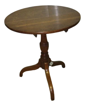 Antique English Tradiitonal Tilt-Top Table in Oak