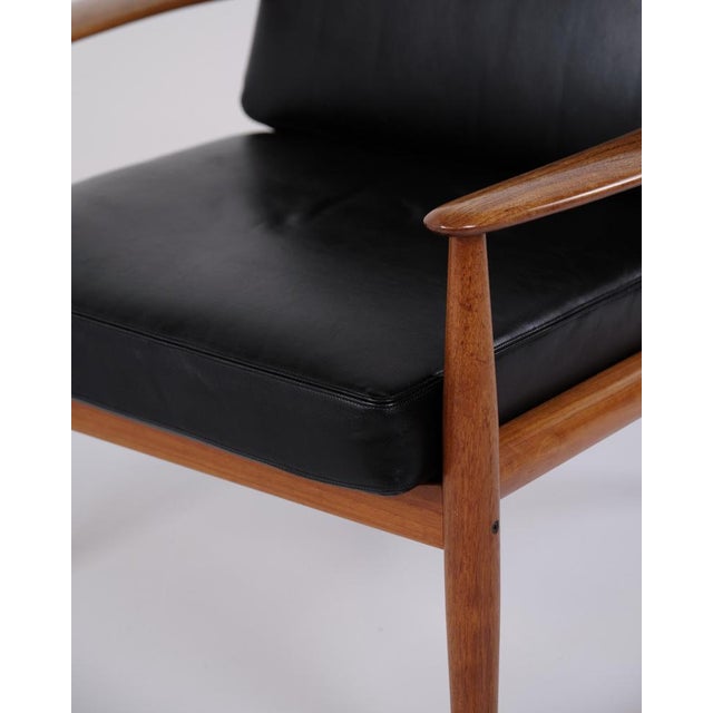 1960s Armchair in Teak and Black Leather by Grete Jalk for France & Søn, 1960s For Sale - Image 5 of 12