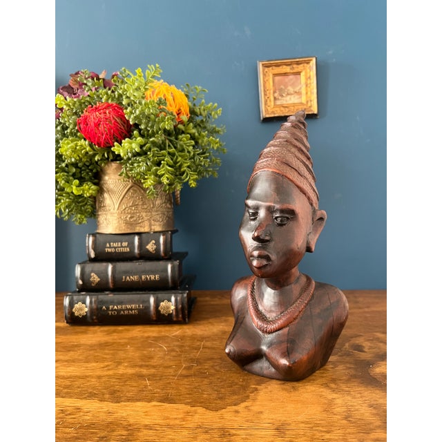 1970s Carved African Woman Bust For Sale In New York - Image 6 of 18