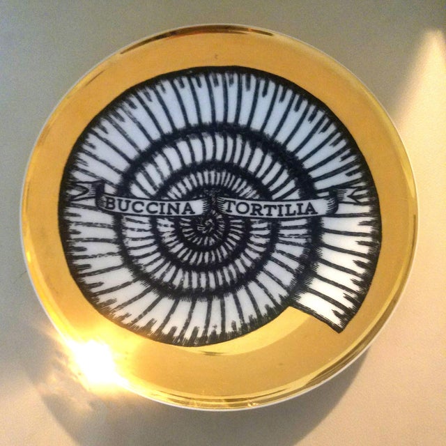 Gold Piero Fornasetti Porcelain Gilt Rare Seashell Plates, Conchyliorum Pattern, Set of Six Plates For Sale - Image 8 of 9