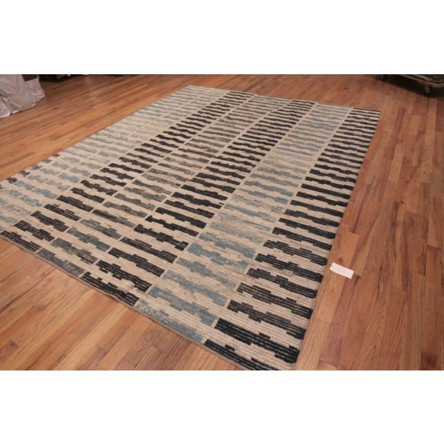 Nazmiyal Collection Contemporary Area Rug For Sale In New York - Image 6 of 7