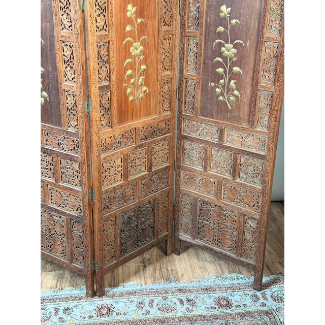 Early 20th Century Early 20th Century Anglo-Indian Carved Teak Four-Panel Screen With Applied Brass Floral Decoration For Sale - Image 5 of 13