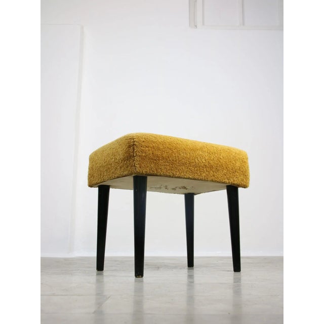 Mid-Century Pouf in Yellow, in Very Good conditions. Designed 1960 to 1969
