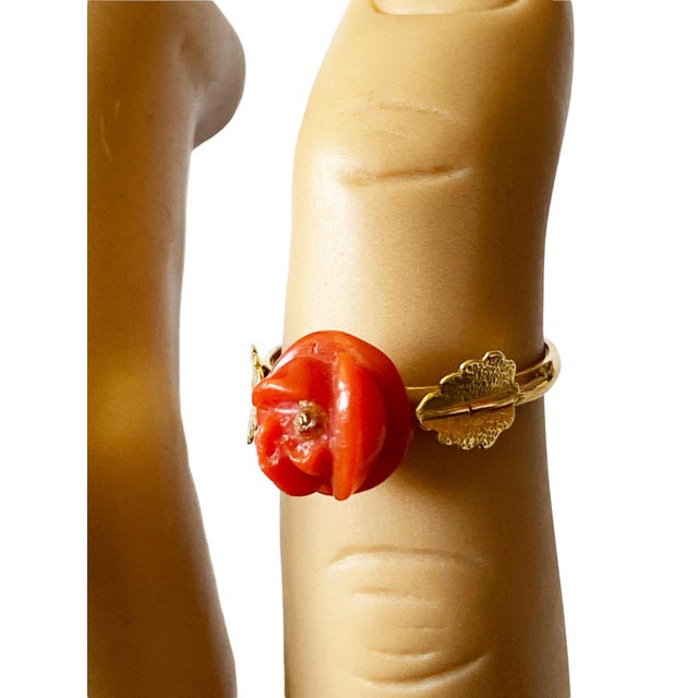 Mid-Century Modern Vintage 18Kt Gold/ Coral Set of Earrings and Ring Size 4 For Sale - Image 3 of 9