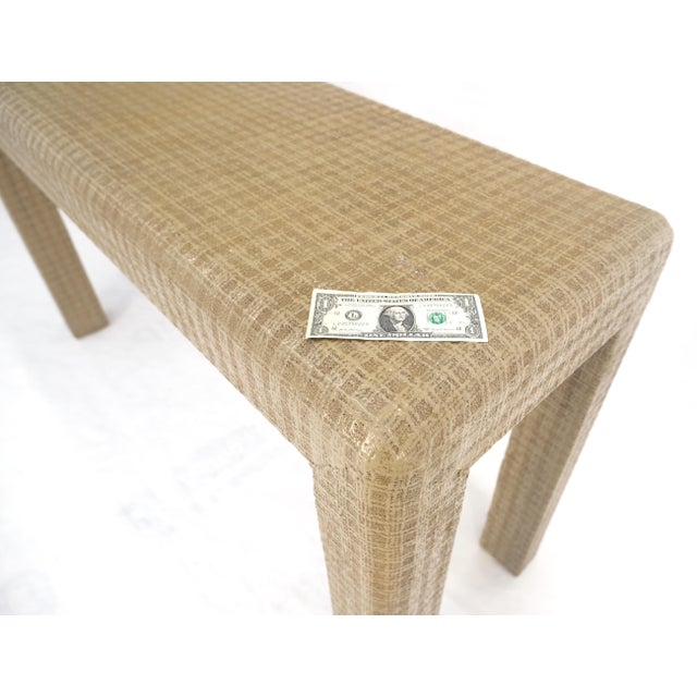 Late 20th Century lacquered Grass Cloth Mid Century c1970s Console Sofa Table MINT For Sale - Image 5 of 13