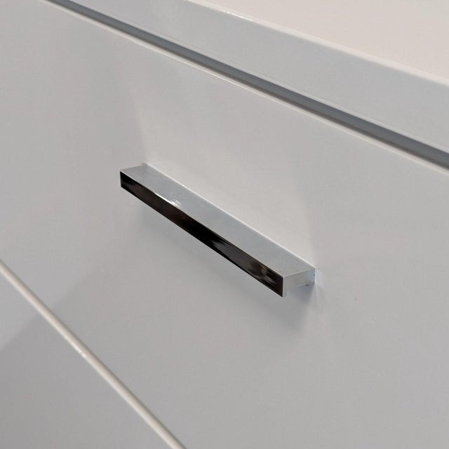 Wood Coaster Felicity Modern 5-Drawer White Chest With Chrome Handles For Sale - Image 7 of 10