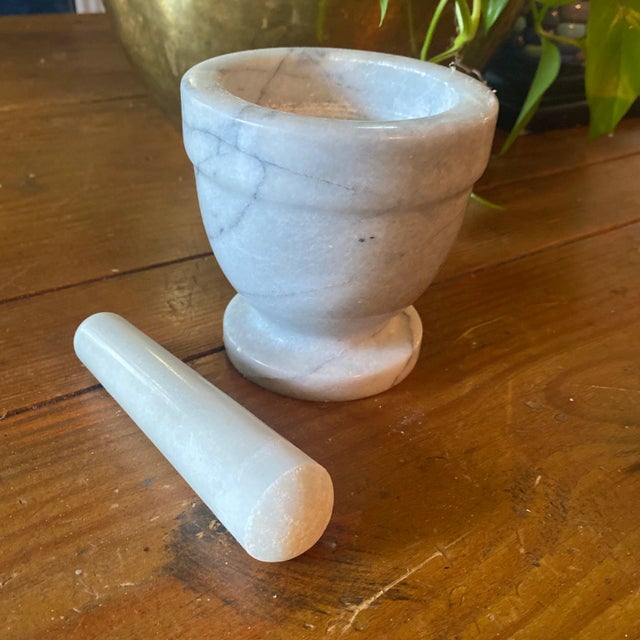 Hollywood Regency 1970s Marble Mortar and Pestle For Sale - Image 3 of 6