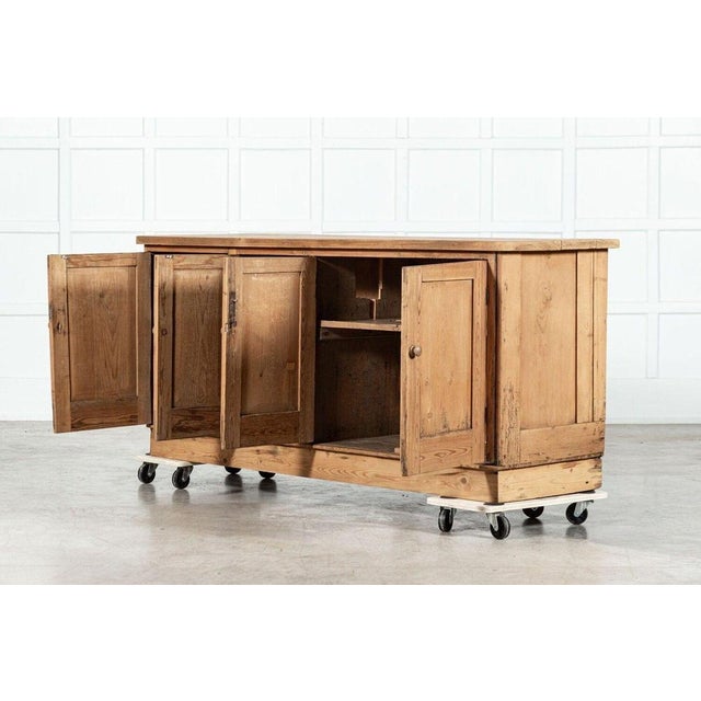 Large 19th Century English Pine Dresser Base, 1890s For Sale - Image 4 of 12