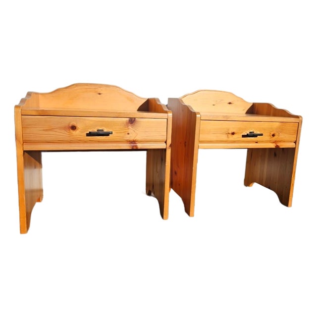Mid 20th Century Pair of Swedish Pine Nightstands For Sale