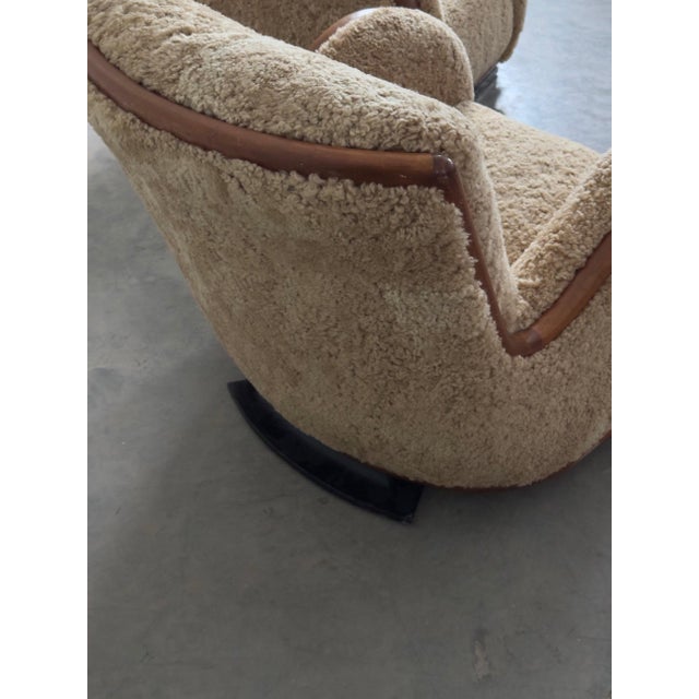 1940s Danish Art Deco Easy Chairs in Sheepskin, Pair, c. 1940 For Sale - Image 5 of 5