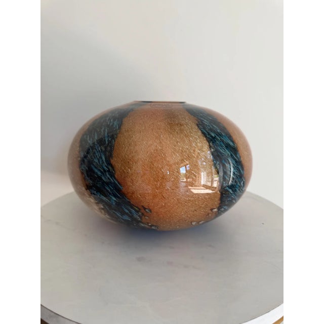 Contemporary Large Sasaki Japanese Art Glass Orb Vase – Amber & Teal Swirl – Sculptural Ikebana Centerpiece For Sale - Image 3 of 8