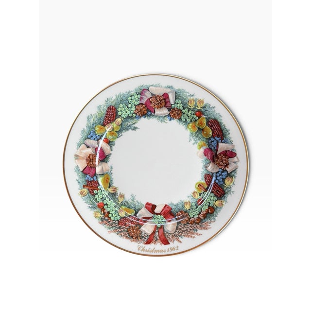 American Vintage Lenox Colonial Christmas Wreath Plates Complete Set of 13, 1981–1993. All With Lenox Boxes, Some With Outer Boxes Also For Sale - Image 3 of 12