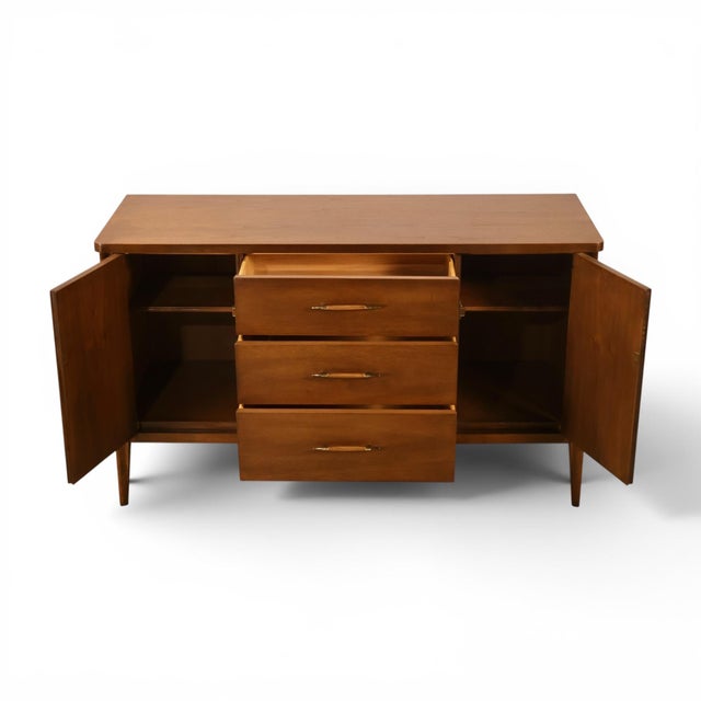 Brown Broyhill Saga Vintage Mid Century Modern Buffet Credenza C. 1960s For Sale - Image 8 of 15