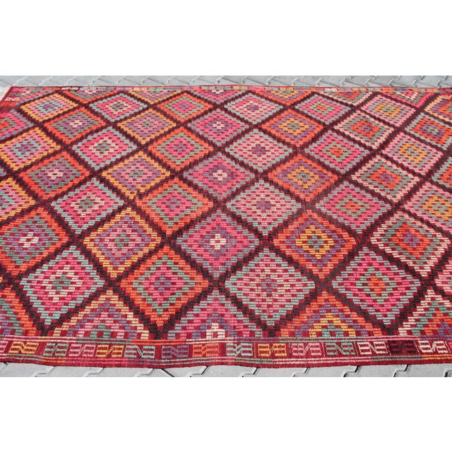Mid-Century Modern 1960's Vintage Pink Turkish Kilim Rug - 78" X 121" For Sale - Image 3 of 10