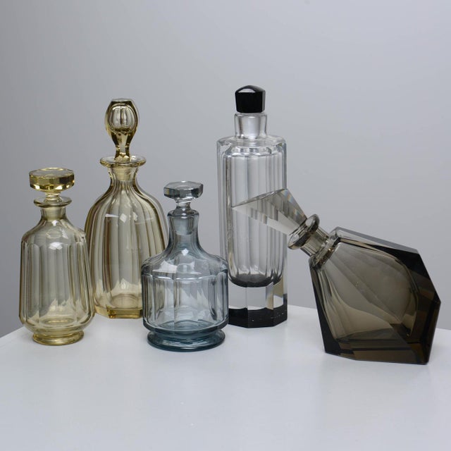 Elegant Blue Art Deco glass decanter from the 1930s/40s. This decanter showcase a rich, muted blue tone and timeless Art...