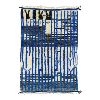 Premium Hand-Knotted Moroccan Wool Rug | 9'2" X 6'4" | One of a Kind For Sale