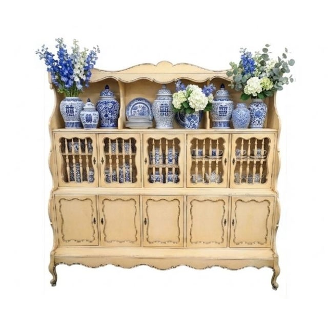 Monumental Scalloped Edge Habersham Style Vintage Pale Yellow French Provincial China Display Hutch Cabinet For Sale - Image 10 of 12