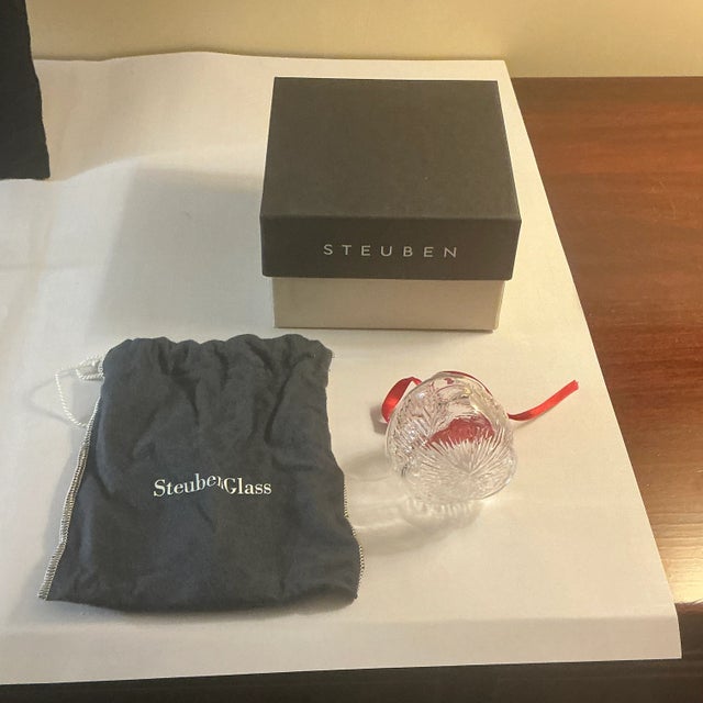 Glass Steuben “Peace on Earth” Christmas Ornament For Sale - Image 7 of 7