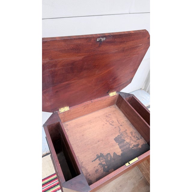 Antique New York Federal Neoclassical Figured Mahogany Lift Top Sewing Stand, Circa 1810s–1820s For Sale - Image 11 of 12