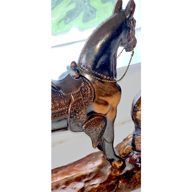 Vintage Copper Horse Mantel Clock by Wm. L. Gilbert – Electric Western Shelf Clock, New Haven Era Antique Collectible For Sale - Image 11 of 18