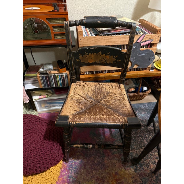 Vintage Heywood-Wakefield Style Drop-Leaf Dining Table With 4 Hitchcock Rush Seat Chairs – Old Colony Style For Sale - Image 11 of 12