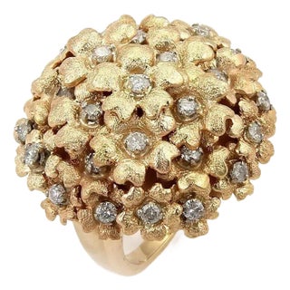 Diamonds Cluster Tremblant Floral Large Round Top 18k Gold Ring, Size 7 For Sale