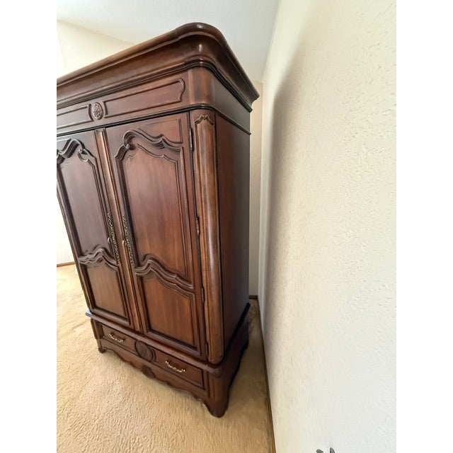 French Provincial Bernhardt Solid Cherry French Provincial Hi-Fi Audio Media Armoire For Sale - Image 3 of 15