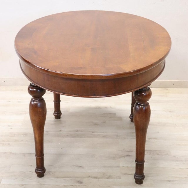 Antique Oval Table in Walnut, 1800s For Sale - Image 3 of 11