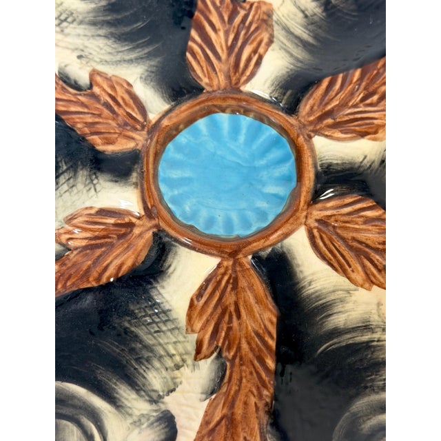English Majolica Fish Head Oyster Plate in the Style of Mintons or George Jones For Sale - Image 9 of 12