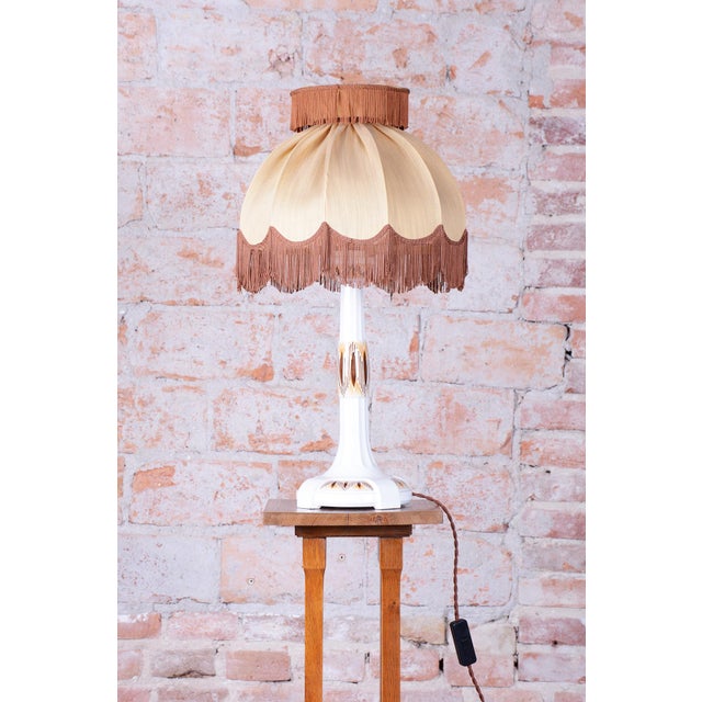 Art Deco Table Lamp in Ceramic and Textile Lampshade, Austria-Vienna, 1910s For Sale - Image 3 of 12