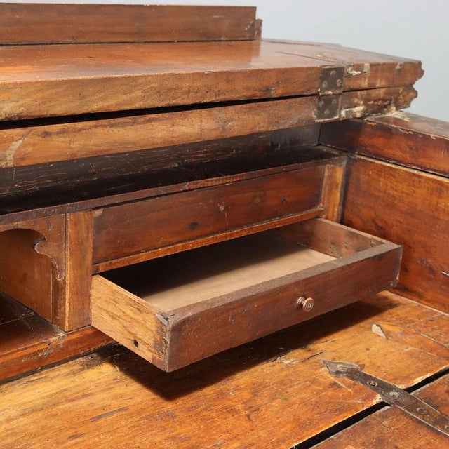 Early 18th Century Baroque Walnut Canterano For Sale - Image 4 of 14