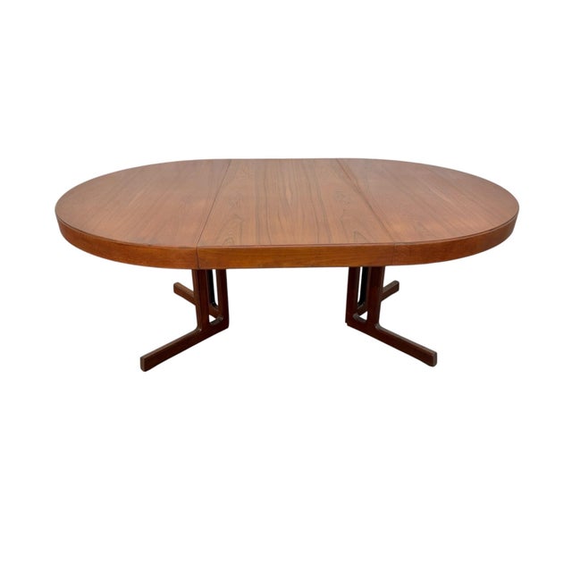 Wood Mid-Century Danish Modern Round / Oval Teak Dining Table For Sale - Image 7 of 12