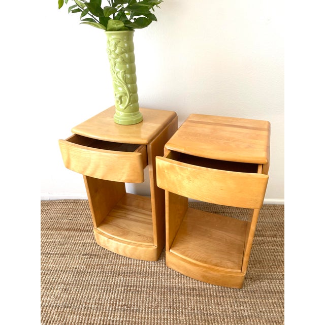 Tan Vintage Mid-Century Modern Heywood Wakefield Pair of Airflow Nightstands in Wheat For Sale - Image 8 of 17
