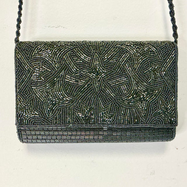 Textile 1980s Vintage Art Deco Hollywood Regency Hand Beaded Platinum Gray Evening Handbag Clutch For Sale - Image 7 of 12