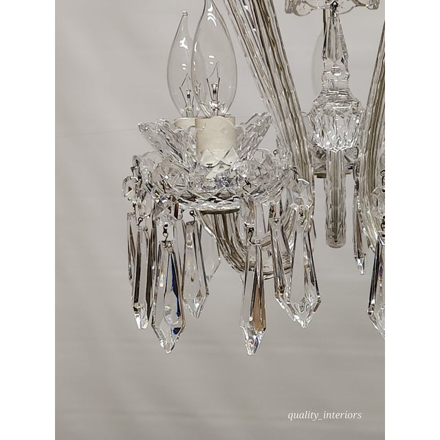 You are bidding on a 1980s VINTAGE Waterford Fleur De Lis Cut Crystal 5 Arm 5 Light Chandelier. This AMAZING Chandelier...