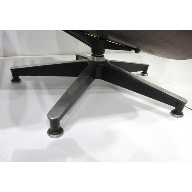 Wood Eames Rosewood Leather 670 Lounge Chair With Ottoman for Herman Miller (Db) For Sale - Image 7 of 12