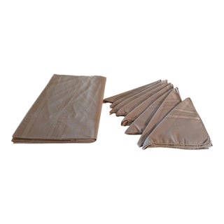Vintage Chalet Tablecloth With 8 Matching Napkins in Taupe For Sale