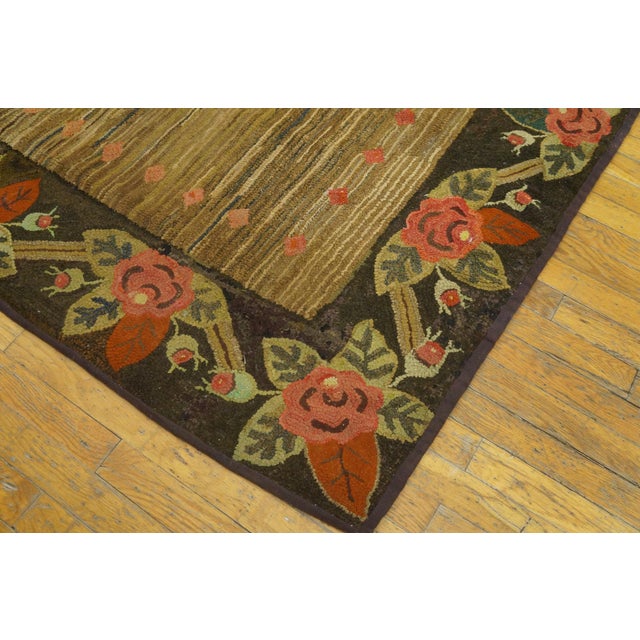 1930s Tan Camel Floral Folk Art Antique American Hooked Rug 6'0" X 8'10" Handknotted Wool Carpet For Sale In New York - Image 6 of 6