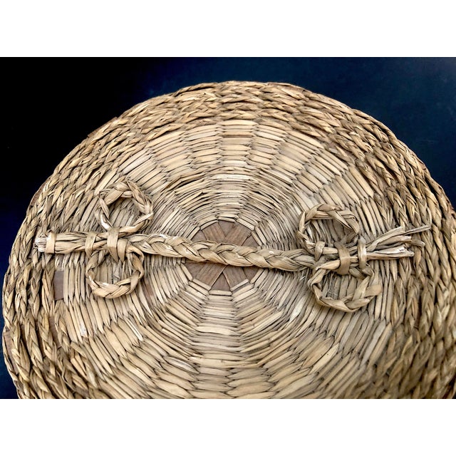 1910s Antique Native American Indian Woven Sweetgrass Basket With Lid