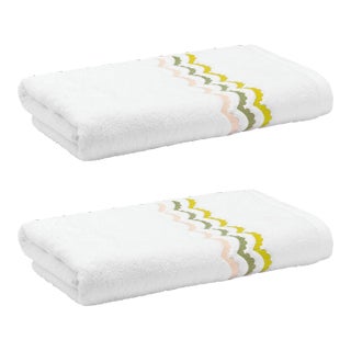 Celerie Kemble + Hamburg House Pink and Green Scallop Bath Towel - Set of 2 For Sale