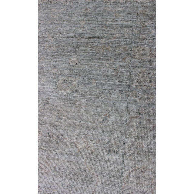 Keivan Woven Arts Turkish Angora Oushak Rug. Keivan Woven Arts / rug AN-118233, country of origin / type: Turkey / Oushak....