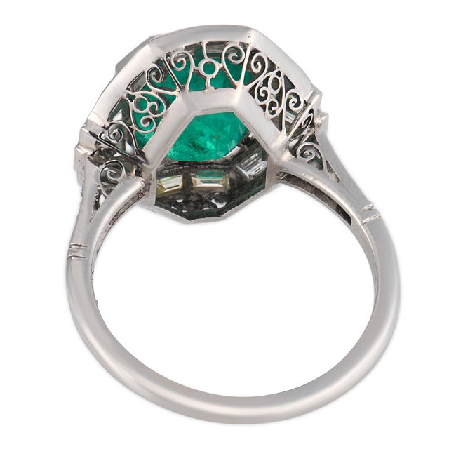 Art Deco Style 4.48 Carat Emerald Diamond Platinum Ring, Size 7.5 For Sale In Los Angeles - Image 6 of 6