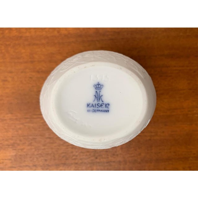 White Mid-Century German White Porcelain Vase by M.Frey for Kaiser, 1960s For Sale - Image 8 of 15